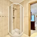 Portimao Riverview 2 With Pool By Homing 普拉亚-达罗沙