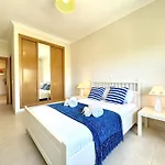 Portimao Riverview 2 With Pool By Homing Apartamento Praia da Rocha