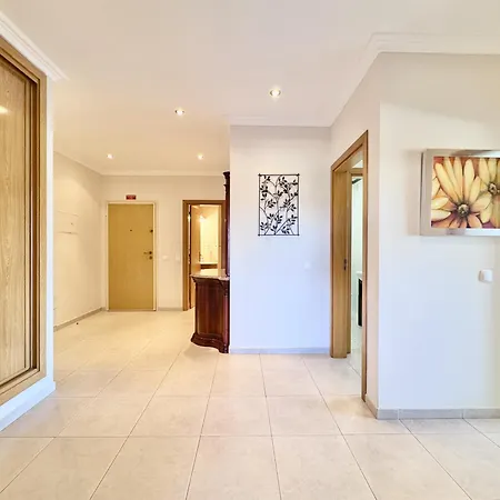 Portimao Riverview 2 With Pool By Homing Daire *