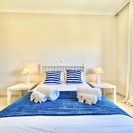 Portimao Riverview 2 With Pool By Homing