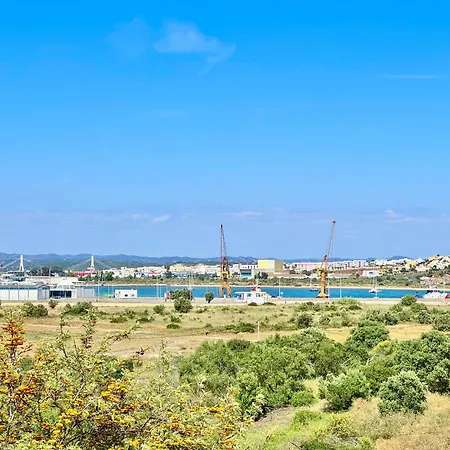 Portimao Riverview 2 With Pool By Homing Daire *