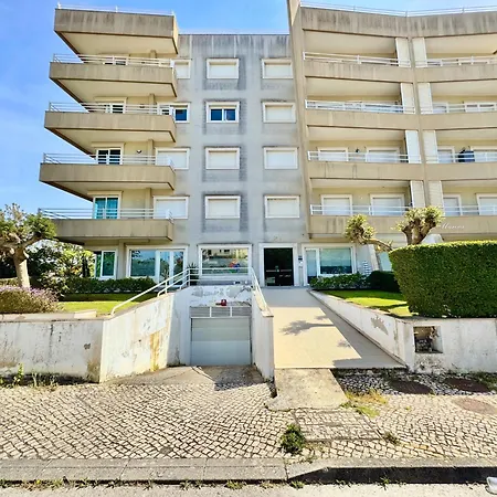 Portimao Riverview 2 With Pool By Homing 프라이아 다 로차