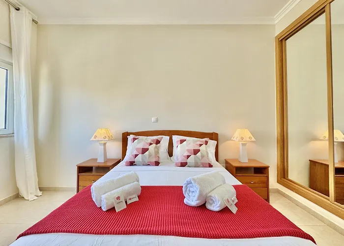Portimao Riverview 2 With Pool By Homing Appartement Praia da Rocha