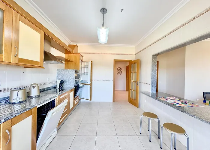 Portimao Riverview 2 With Pool By Homing Appartement Praia da Rocha